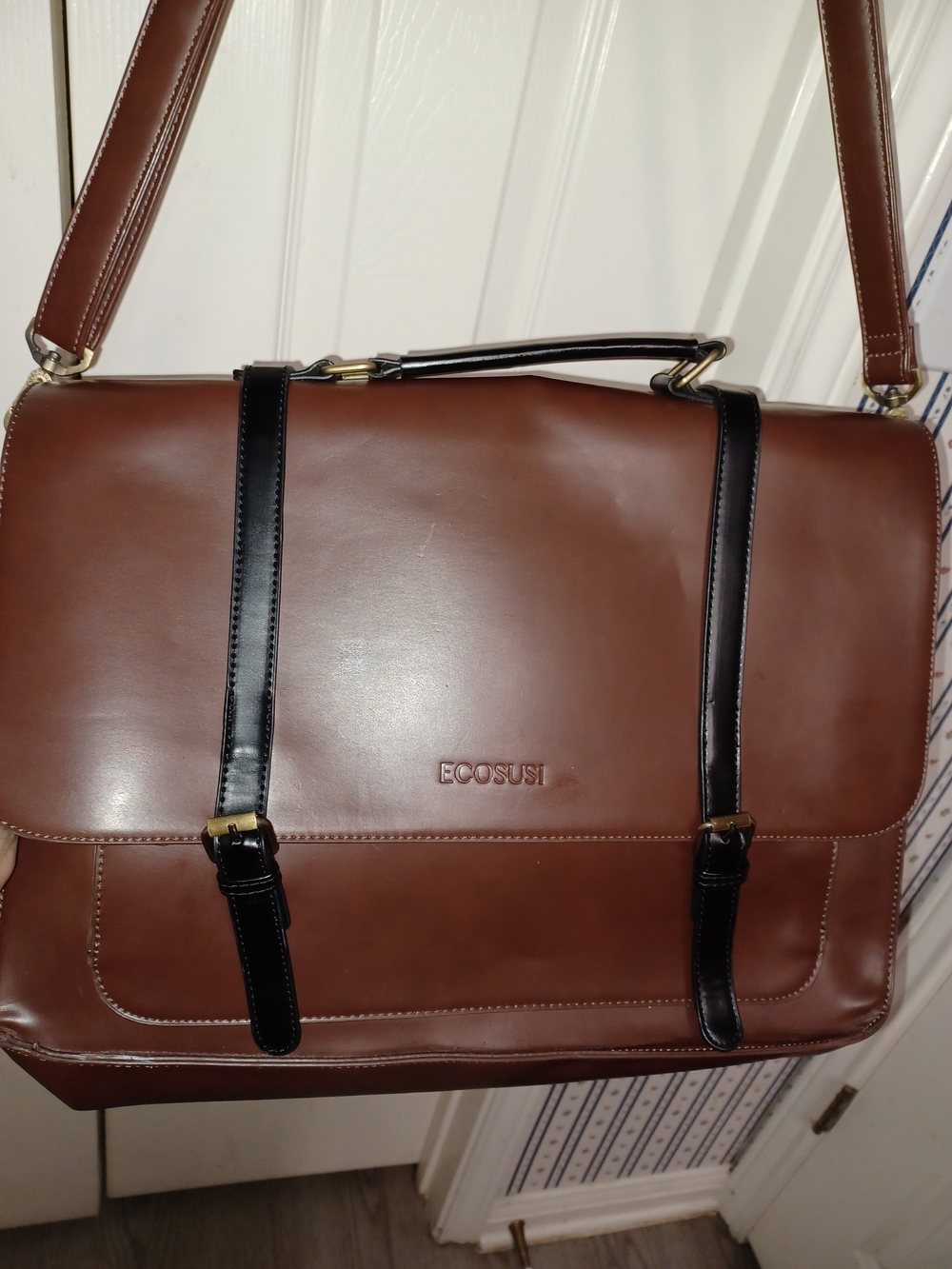 Ecosusi Brown Leather Messenger Bag with Black Straps
